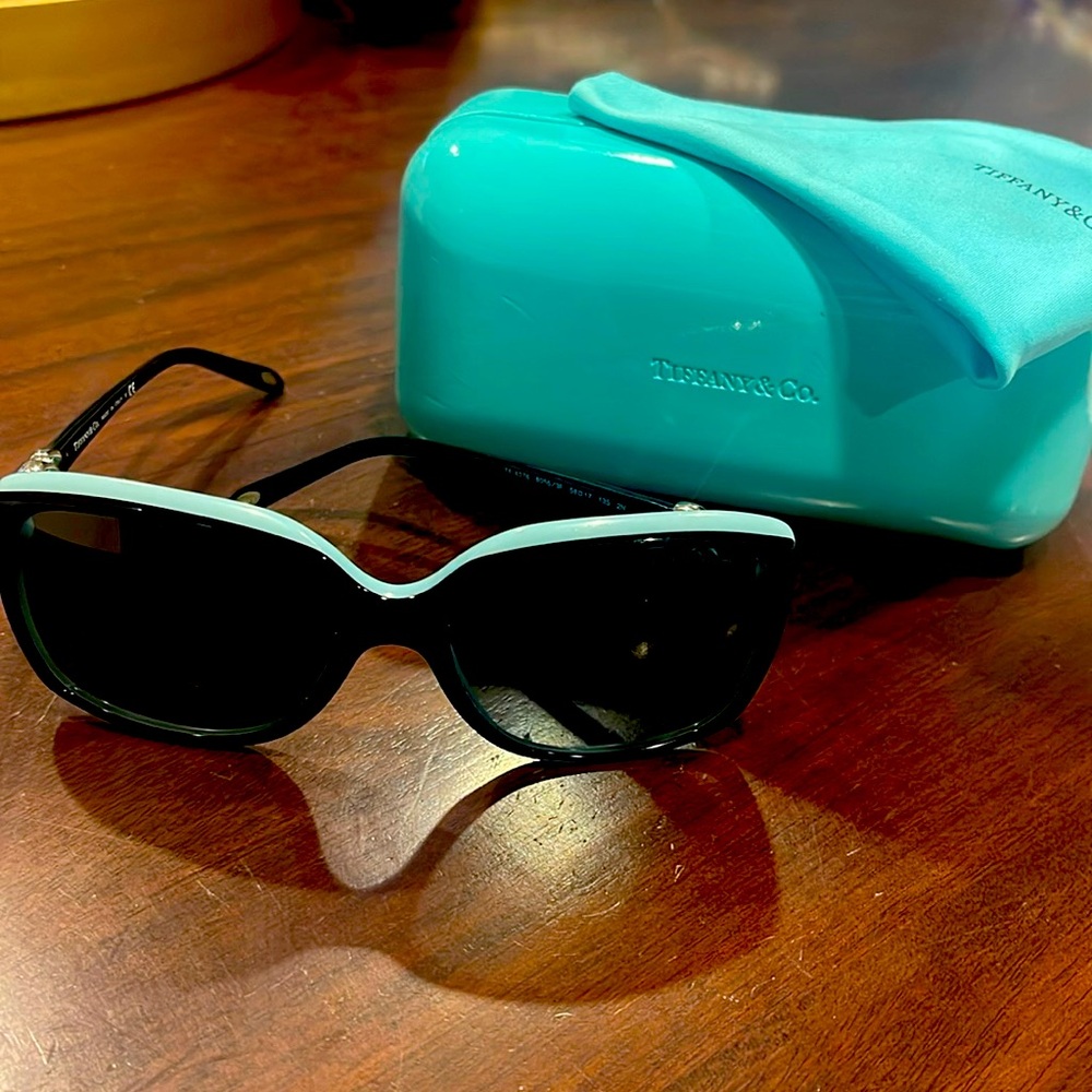 Tiffany sunglasses with case and cloth.